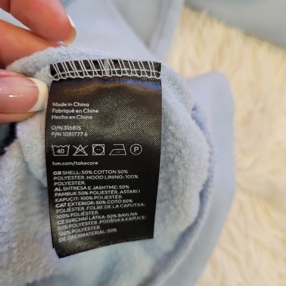 H & M Women Blue Short Hooded Sweatshirt Jacket size Small - Picture 5 of 7